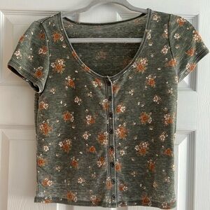American Eagle buttoned top